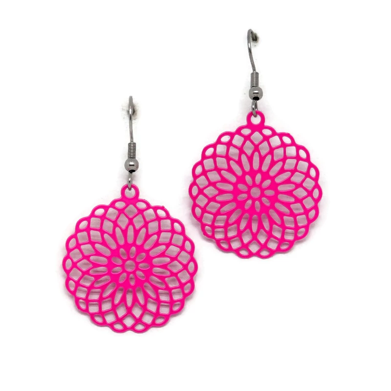 Acél fülbevaló - ciklámen mandala