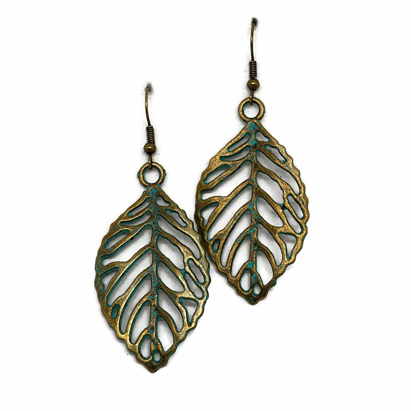 Patinás fém fülbevaló - levél