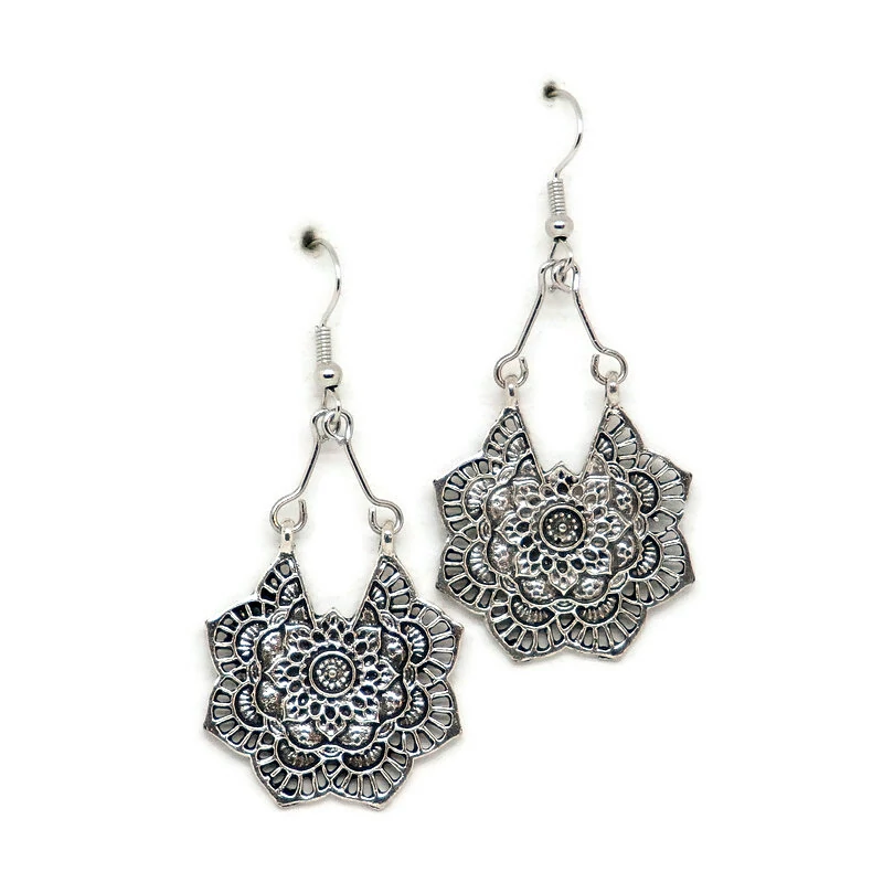 Fém fülbevaló - mandala virág