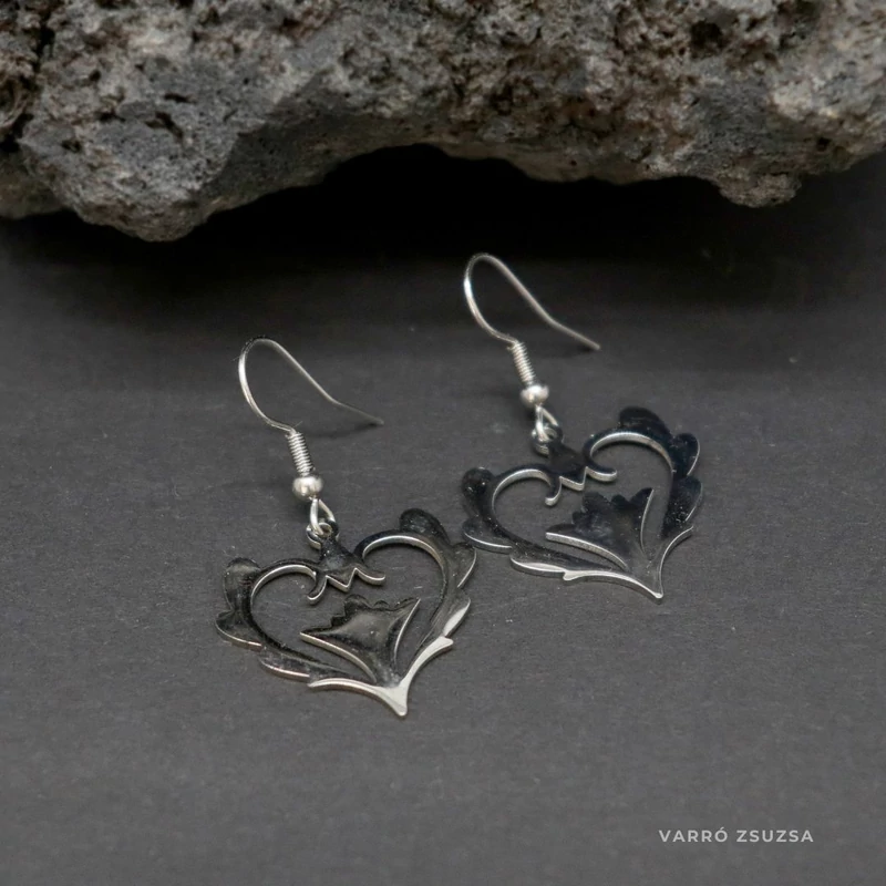 Acél fülbevaló - Szív