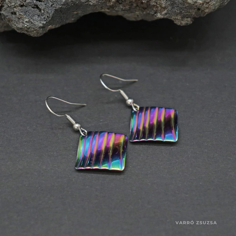 Szivárvány acél fülbevaló – Rombusz