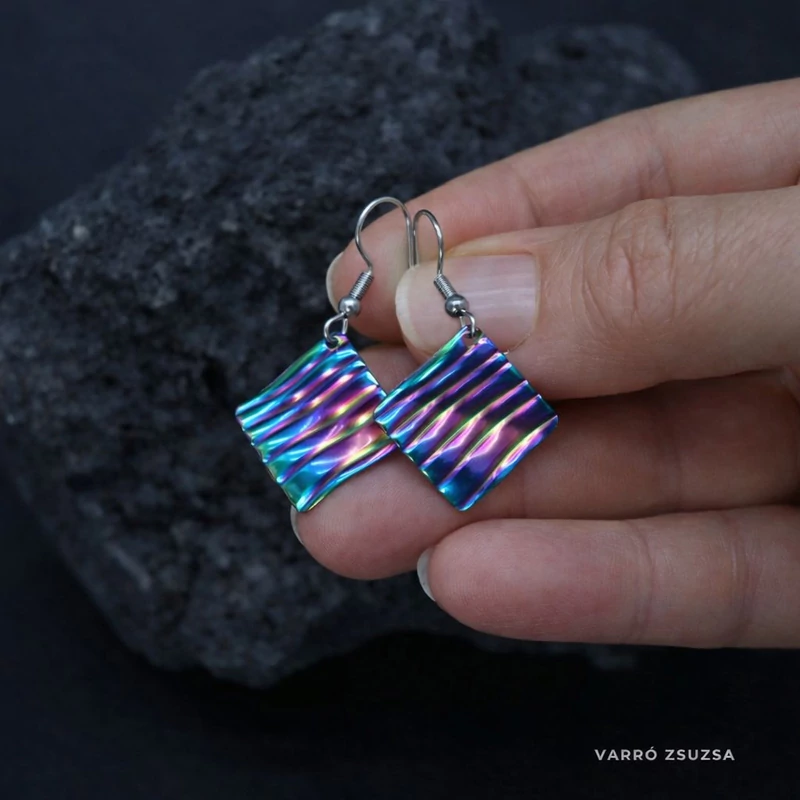 Szivárvány acél fülbevaló – Rombusz