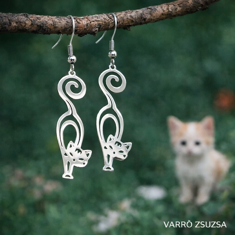 Acél cicás fülbevaló