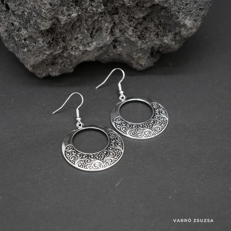 Fém fülbevaló - antik ezüst ív
