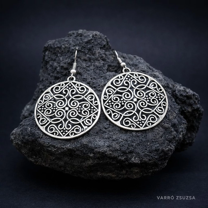 Fém fülbevaló - antik ezüst, kerek