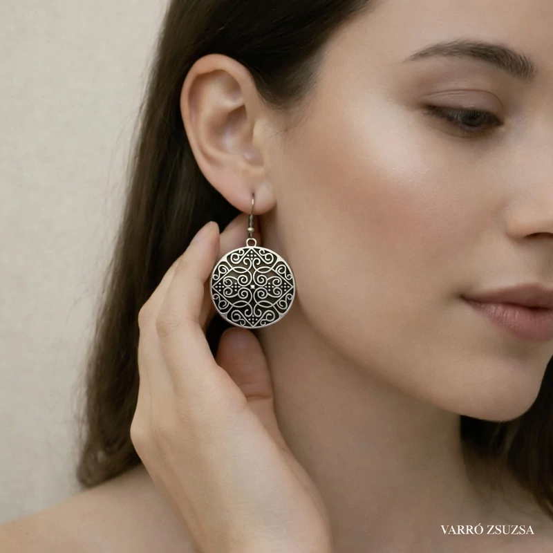 Fém fülbevaló - antik ezüst, kerek